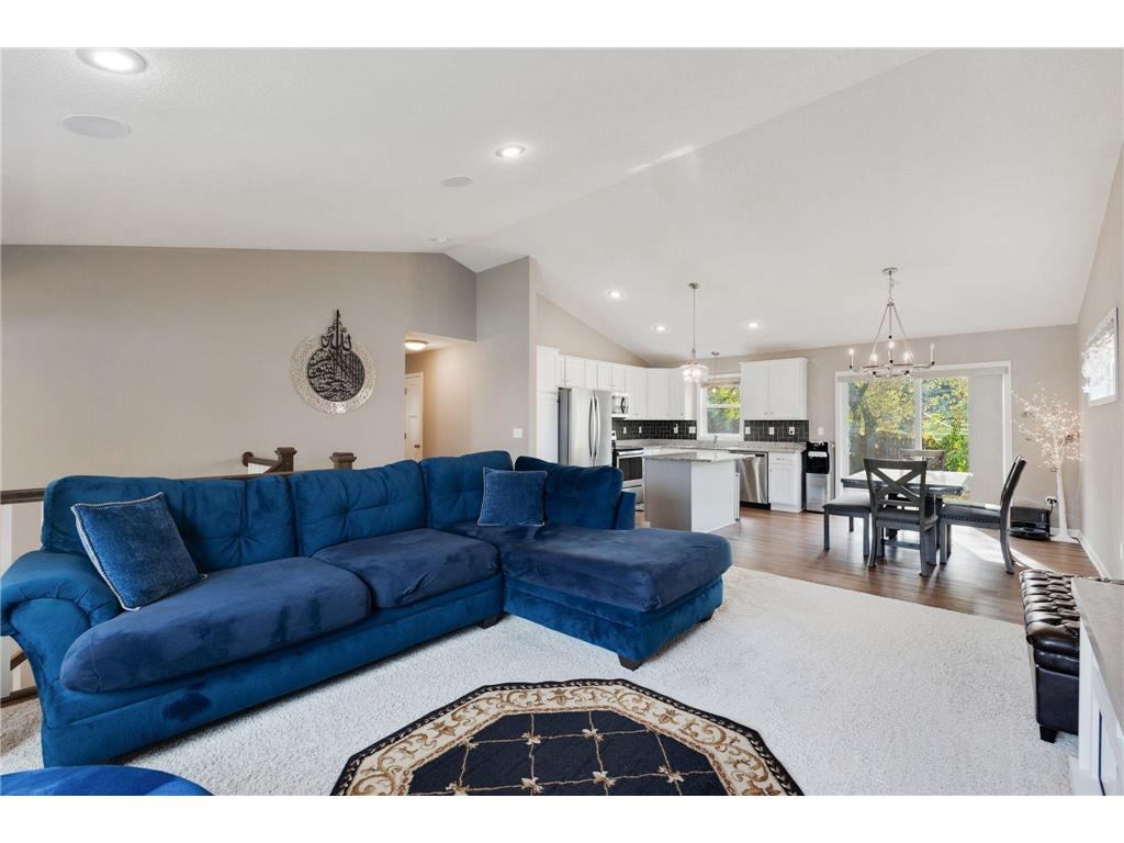 1284 Meadow Lane S Shakopee MN 55379 7004167 image9