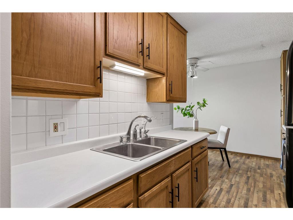 12852 Nicollet Avenue #202 Burnsville MN 55337 7053210 image15