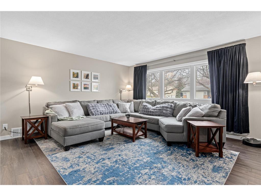 12865 1st Avenue S Burnsville MN 55337 7003178 image12