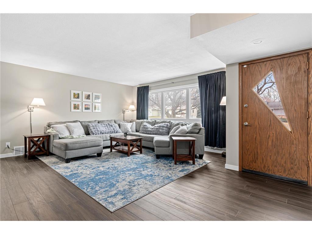 12865 1st Avenue S Burnsville MN 55337 7003178 image2