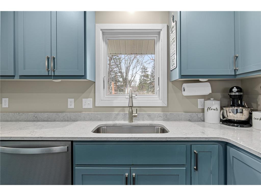 12865 1st Avenue S Burnsville MN 55337 7003178 image8