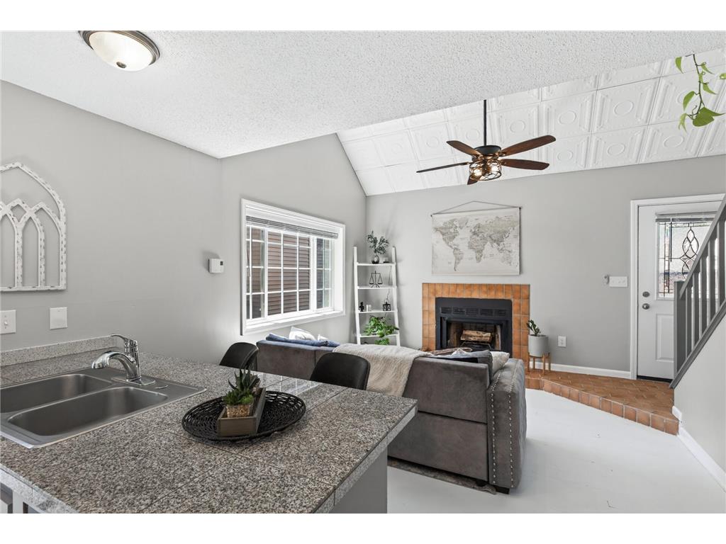 1287 Northdale Boulevard NW Coon Rapids MN 55448 7048371 image6