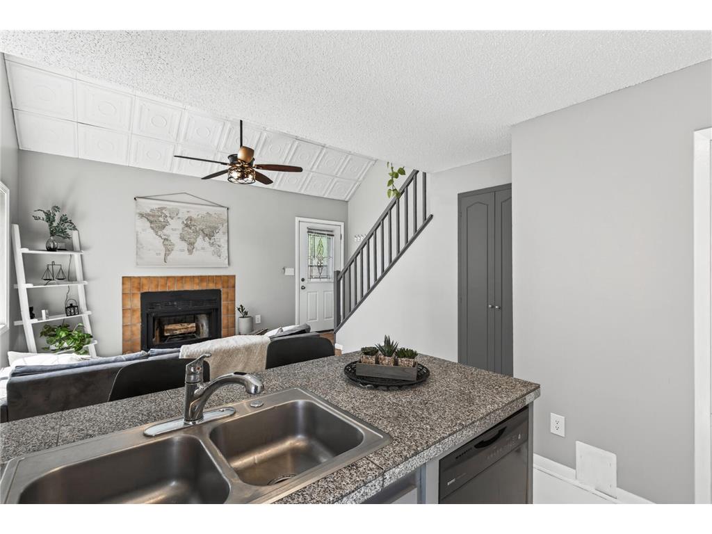 1287 Northdale Boulevard NW Coon Rapids MN 55448 7048371 image9