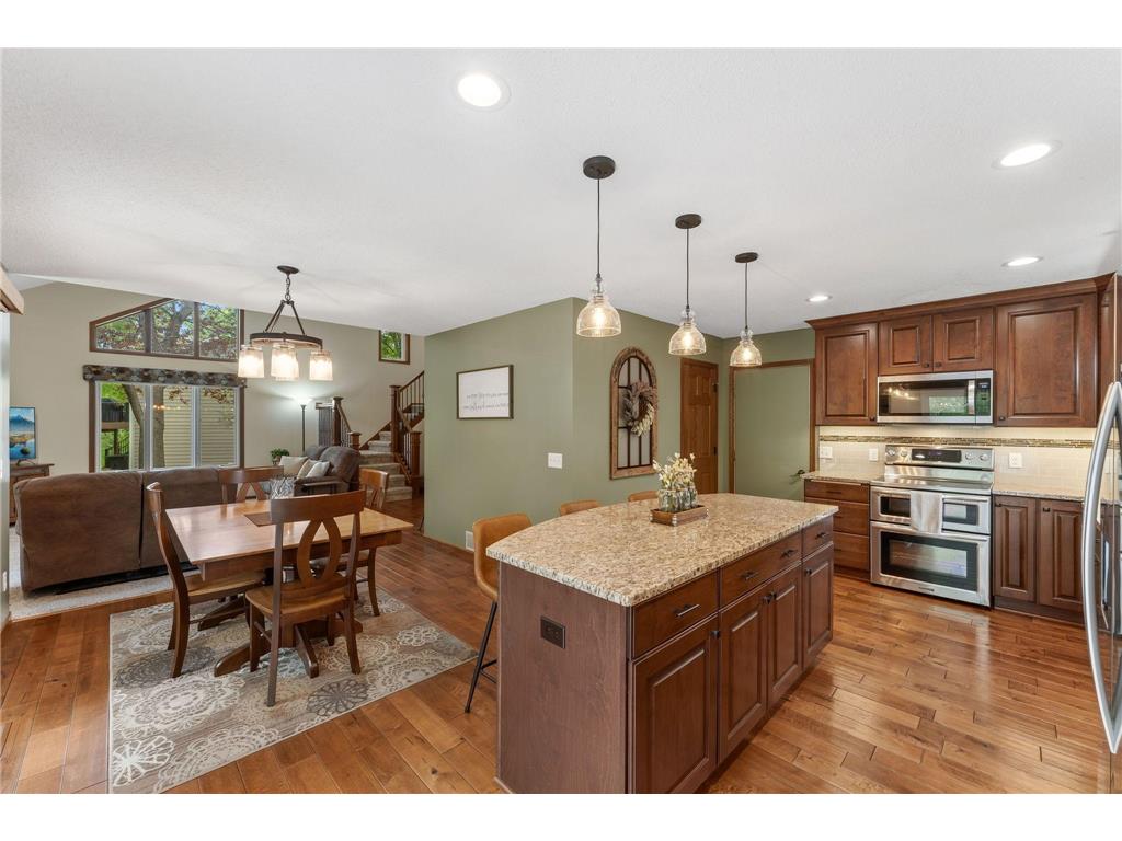 12870 Essex Way Apple Valley MN 55124 7006565 image16