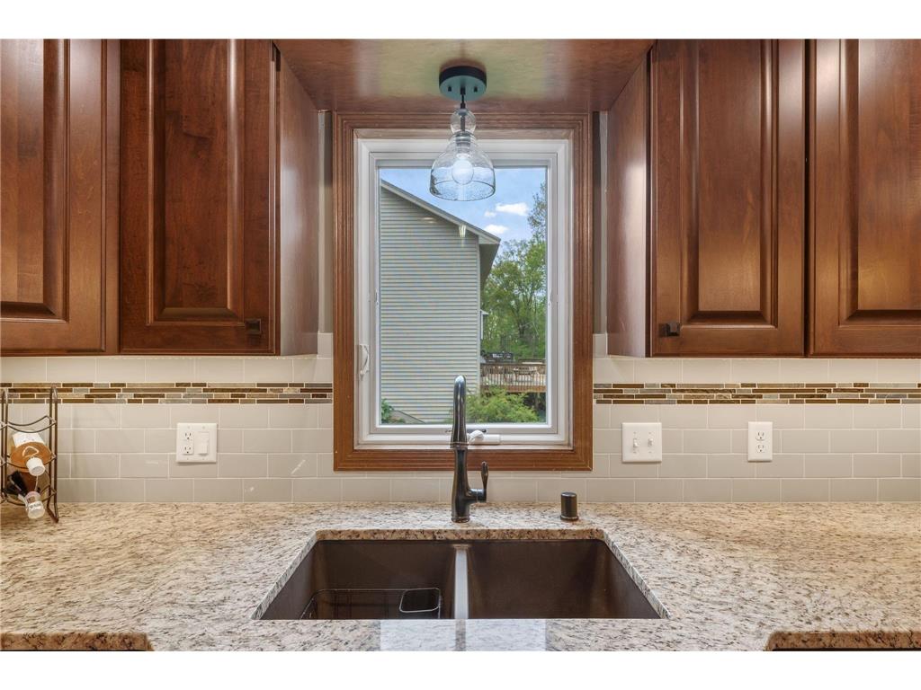 12870 Essex Way Apple Valley MN 55124 7006565 image23