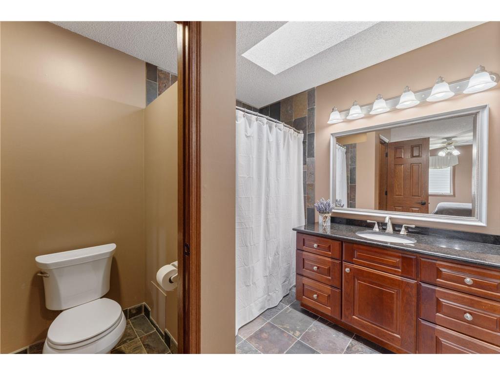 12870 Essex Way Apple Valley MN 55124 7006565 image34