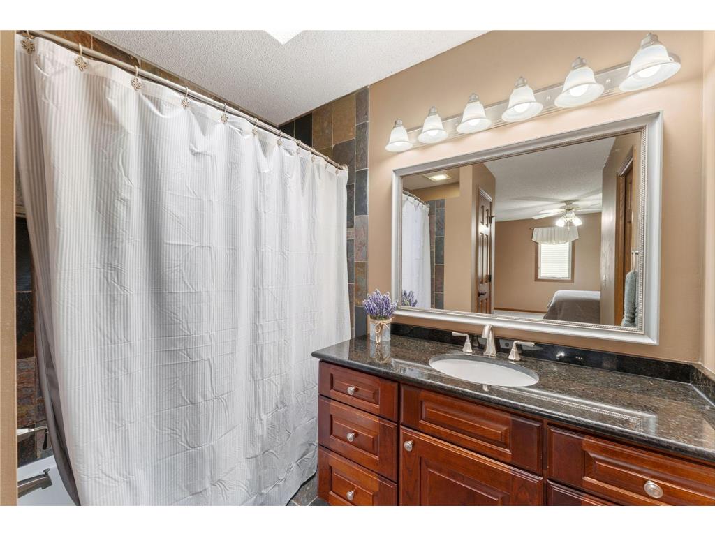 12870 Essex Way Apple Valley MN 55124 7006565 image35