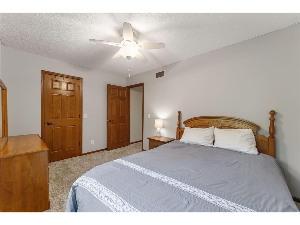 12870 Essex Way Apple Valley MN 55124 7006565 image37