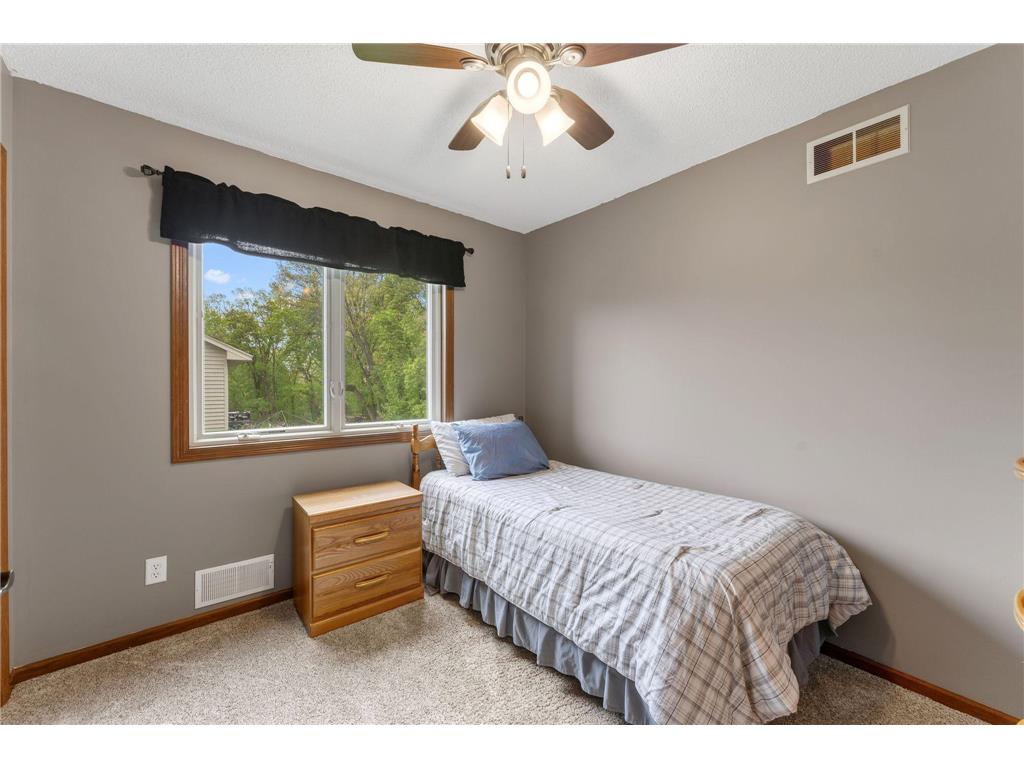 12870 Essex Way Apple Valley MN 55124 7006565 image38