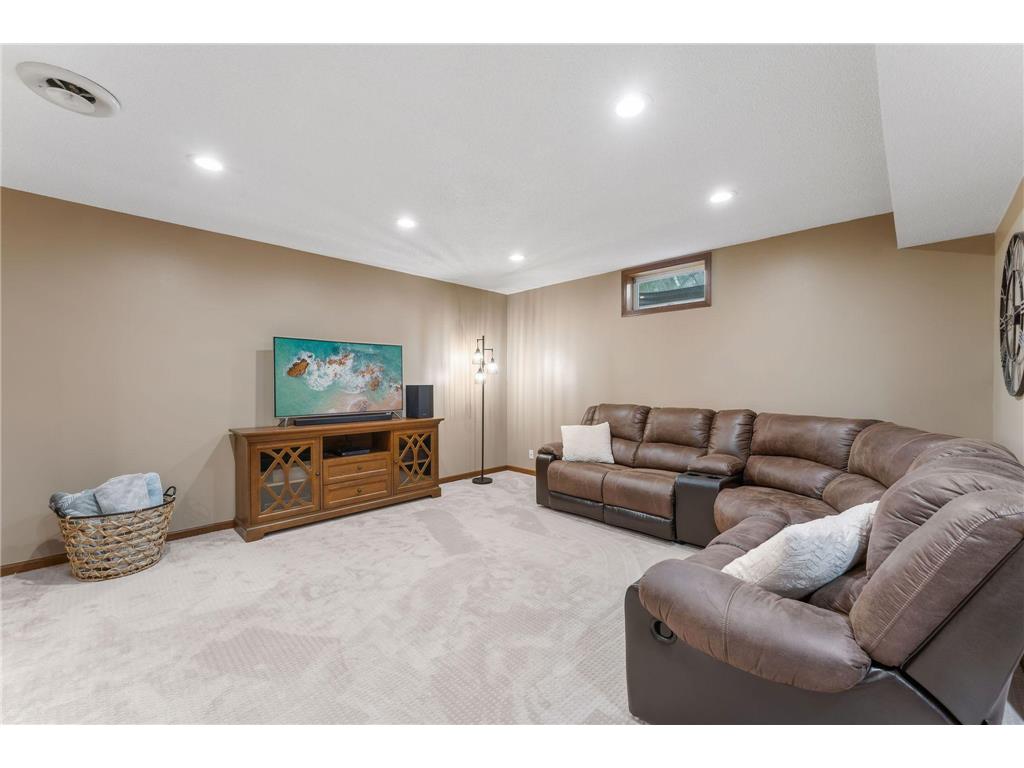 12870 Essex Way Apple Valley MN 55124 7006565 image42