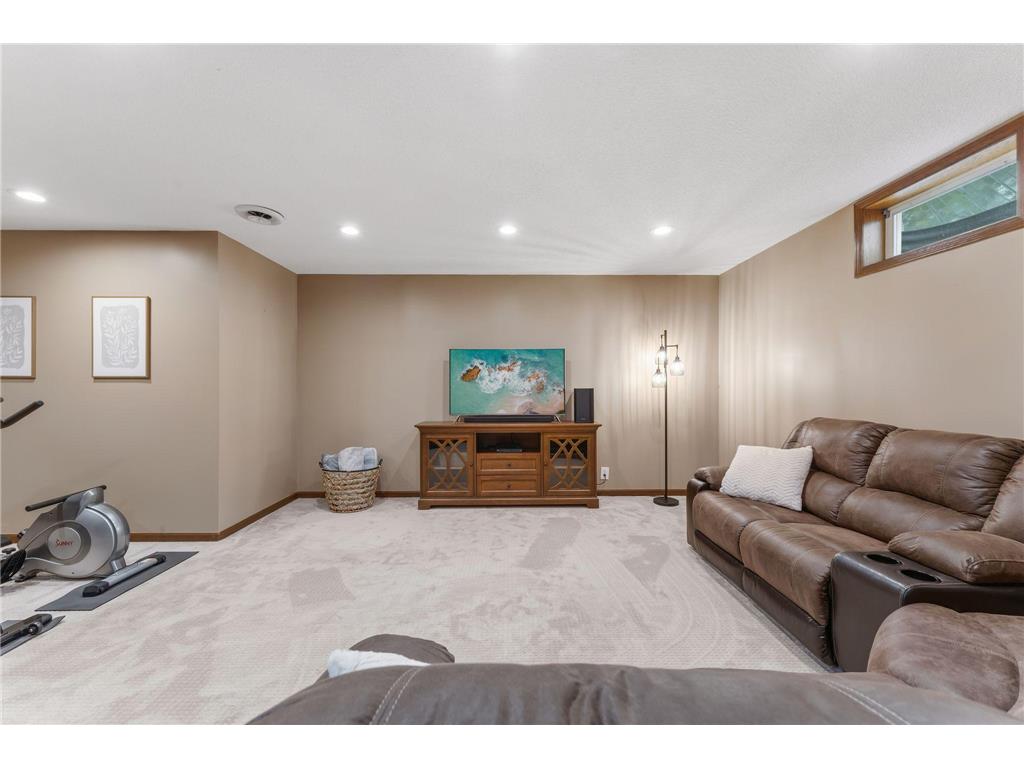 12870 Essex Way Apple Valley MN 55124 7006565 image44
