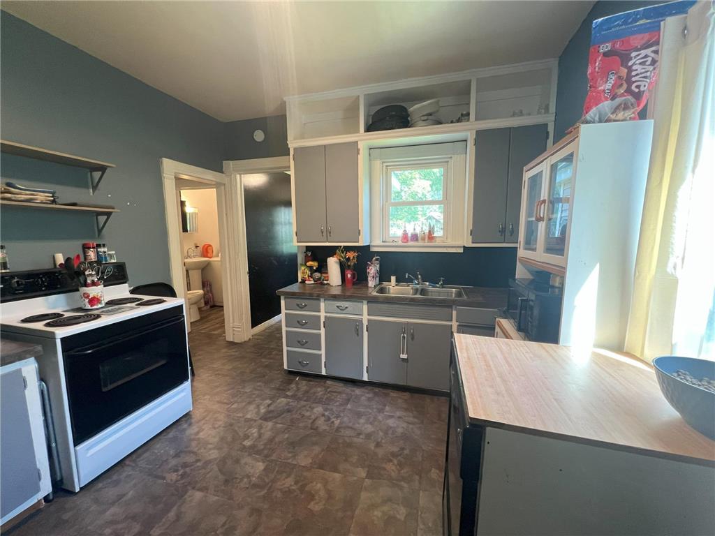 129 S Main Street Sherburn MN 56171 6764357 image8
