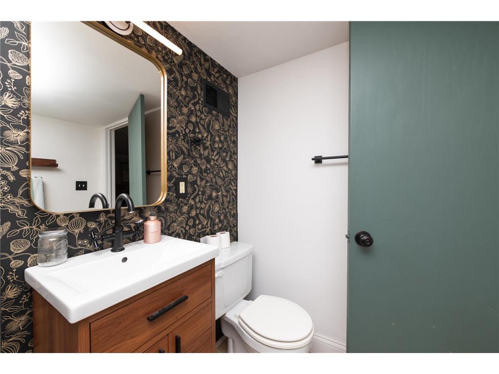 12905 Viking Drive Burnsville MN 55337 7083003 image26
