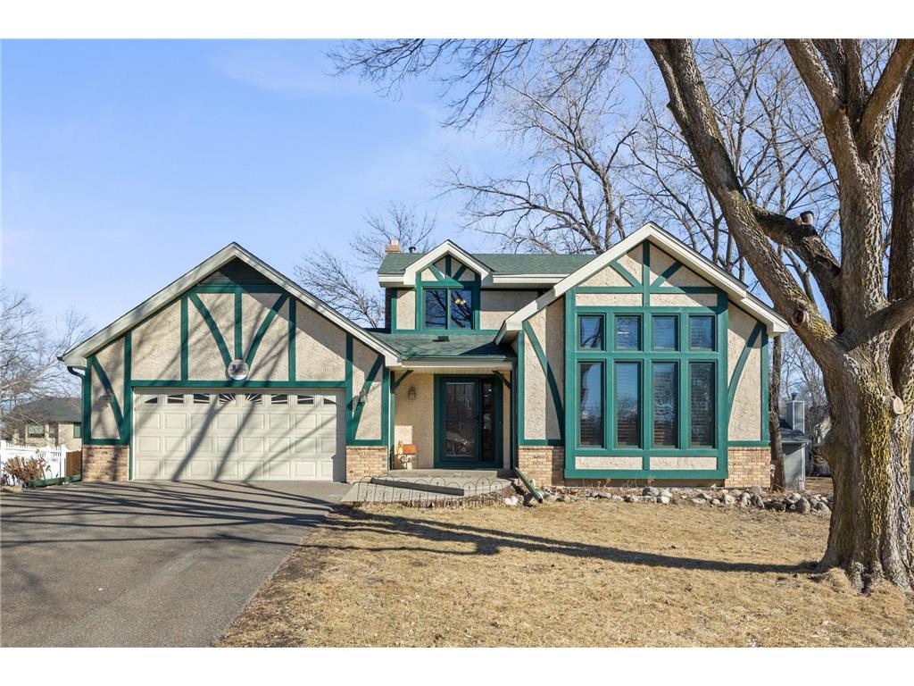 1292 Castle Court Golden Valley MN 55427 6677890 image1