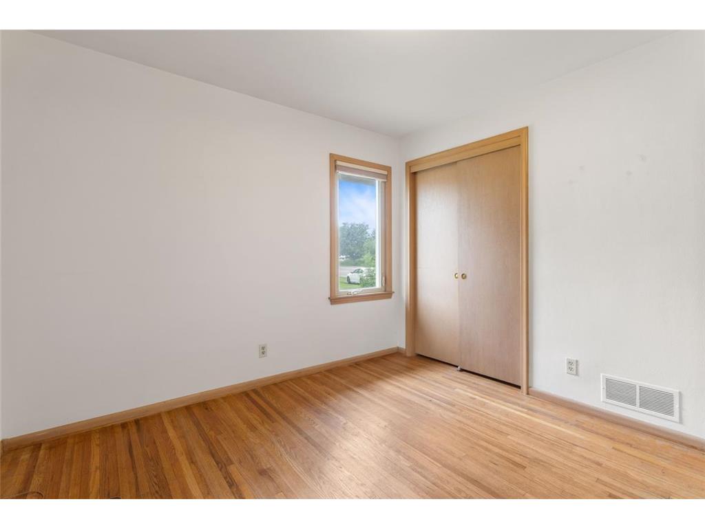 1292 County Road B W Roseville MN 55113 7082263 image14
