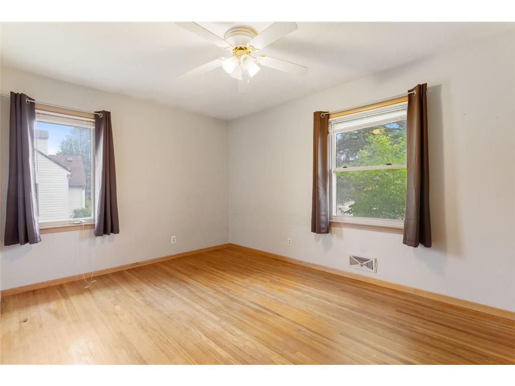1292 County Road B W Roseville MN 55113 7082263 image15