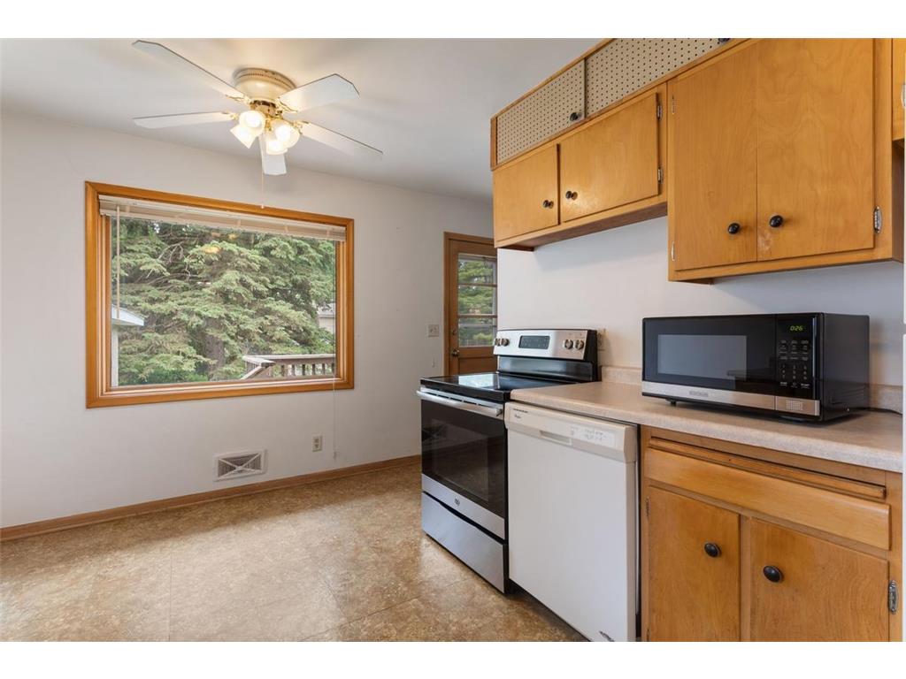 1292 County Road B W Roseville MN 55113 7082263 image18