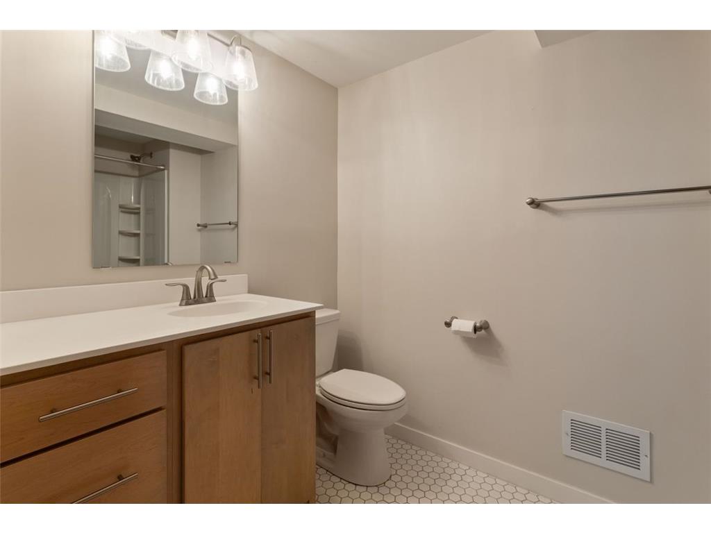 1292 County Road B W Roseville MN 55113 7082263 image21