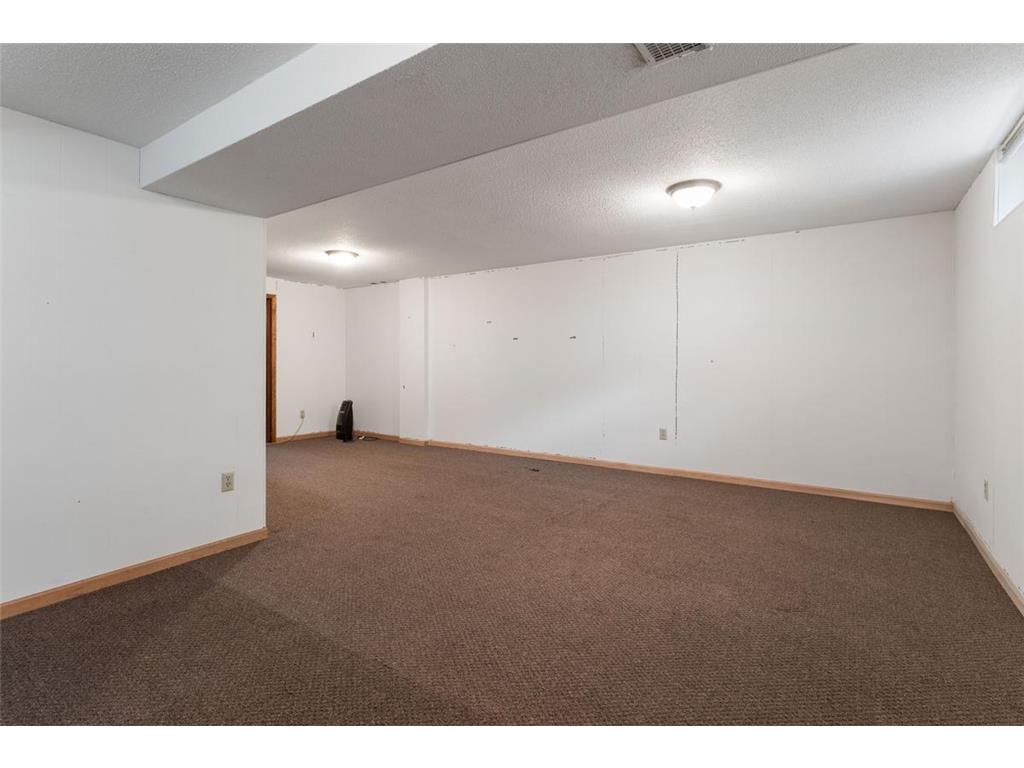 1292 County Road B W Roseville MN 55113 7082263 image22