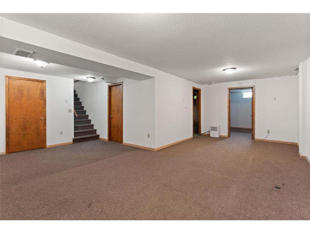 1292 County Road B W Roseville MN 55113 7082263 image25