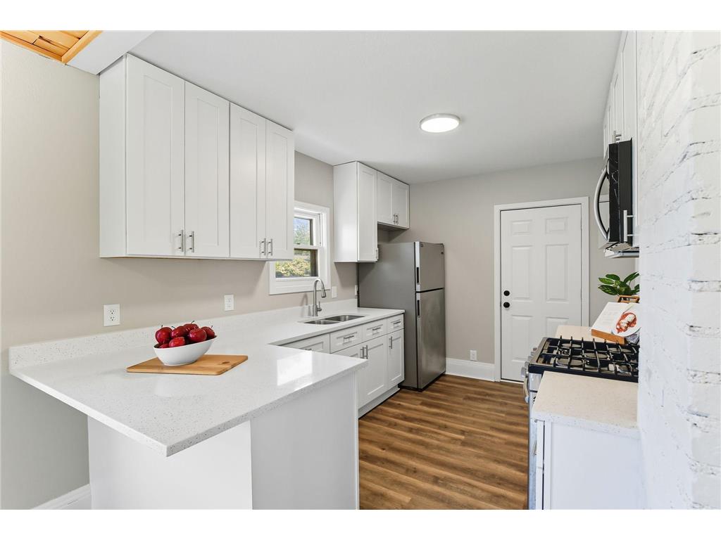 1292 Taylor Avenue Saint Paul MN 55104 6795611 image1