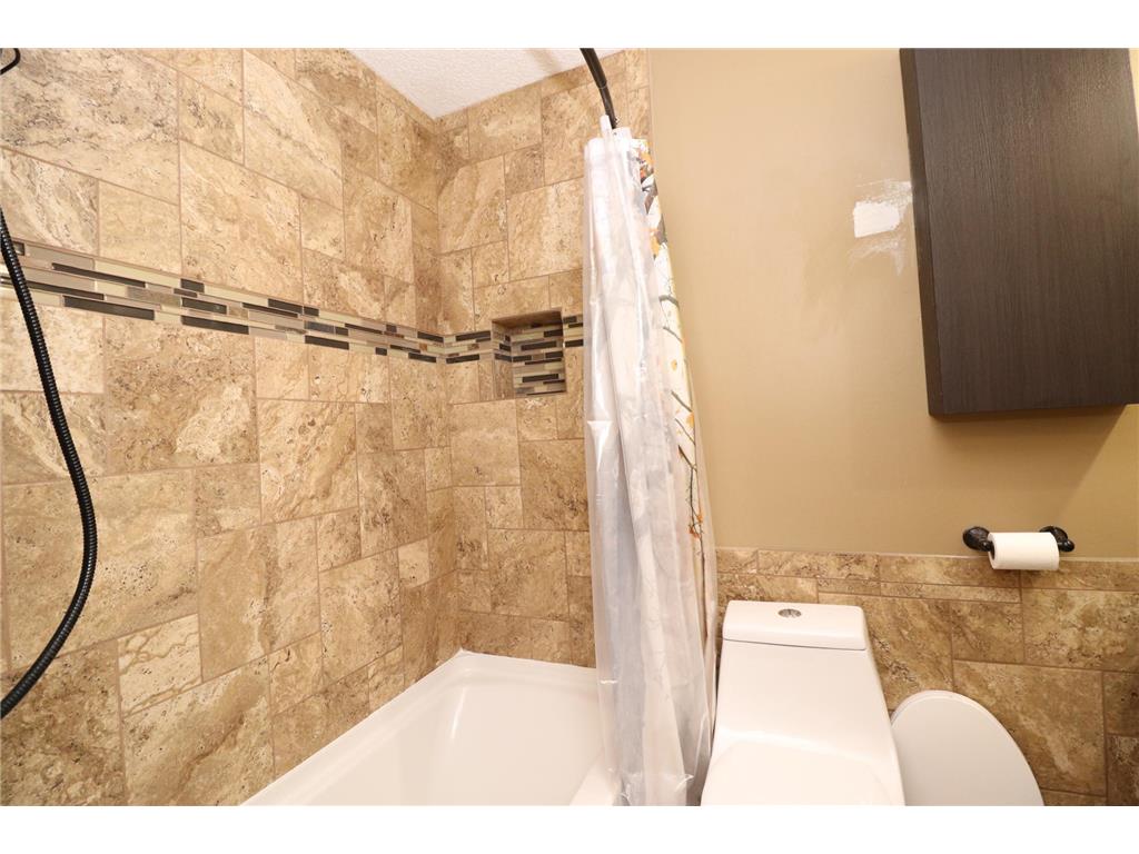 12924 16th Avenue S Burnsville MN 55337 7043279 image24