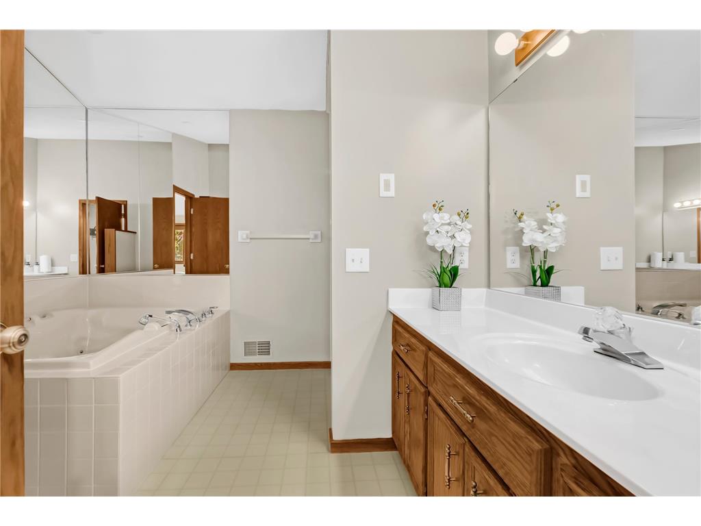 12929 Garrett Avenue Apple Valley MN 55124 7066853 image18
