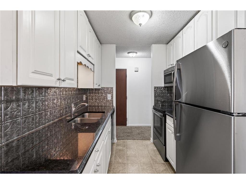 12930 Nicollet Avenue #201 Burnsville MN 55337 7026849 image1
