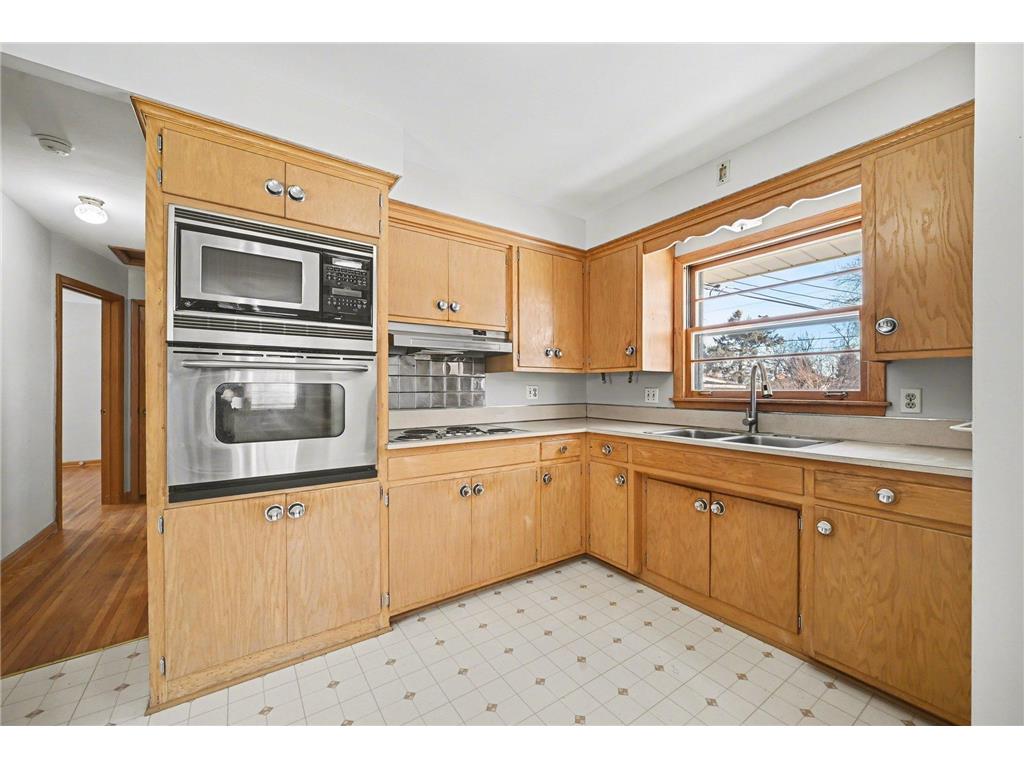 1294 Hall Avenue West Saint Paul MN 55118 7010561 image12