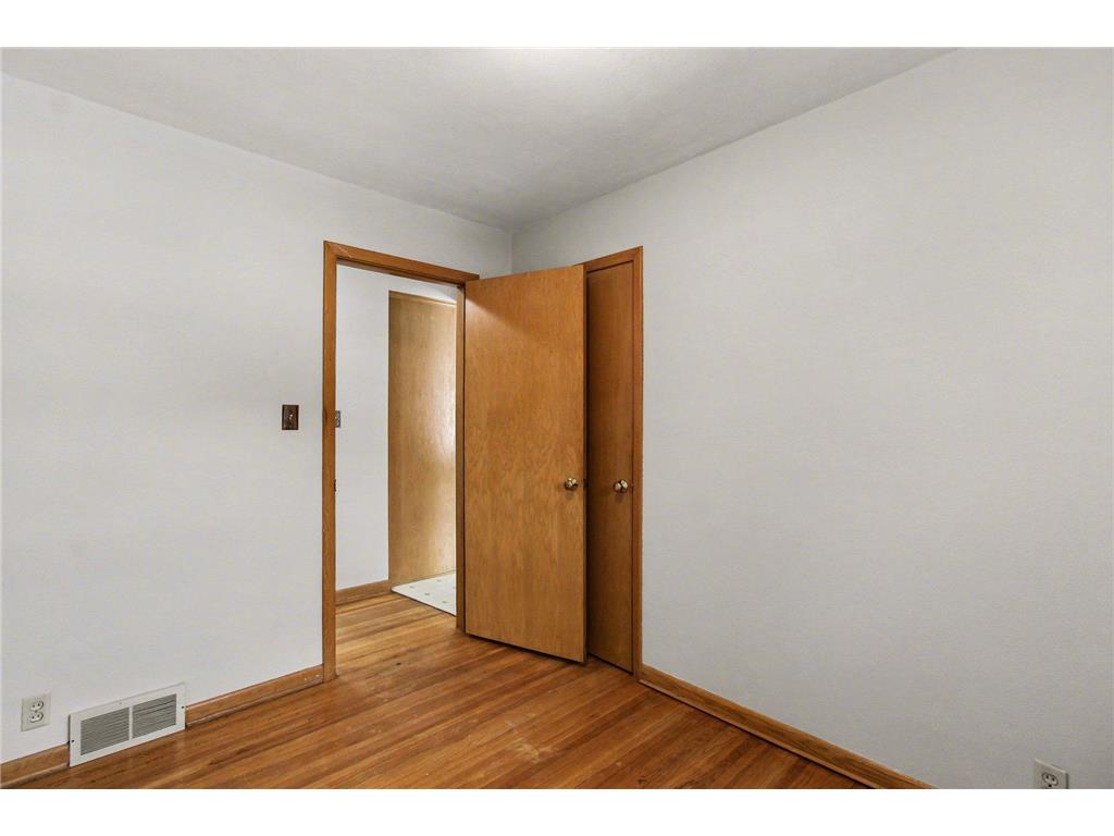 1294 Hall Avenue West Saint Paul MN 55118 7010561 image16