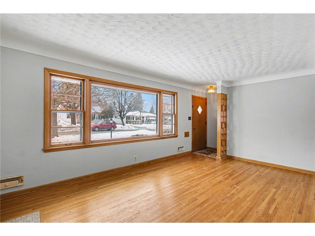 1294 Hall Avenue West Saint Paul MN 55118 7010561 image4