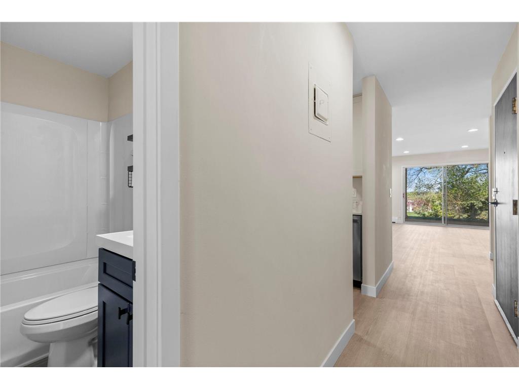 12948 Nicollet Avenue #101 Burnsville MN 55337 7064699 image13