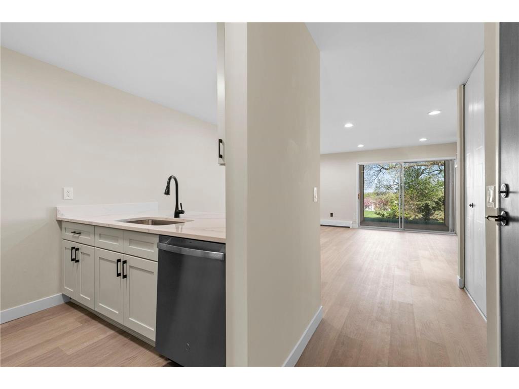 12948 Nicollet Avenue #101 Burnsville MN 55337 7064699 image7