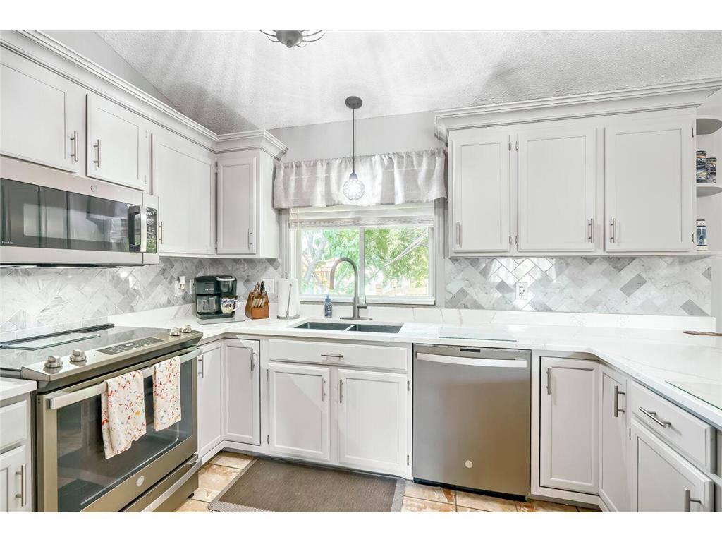 12962 Morgan Place Burnsville MN 55337 7110065 image8