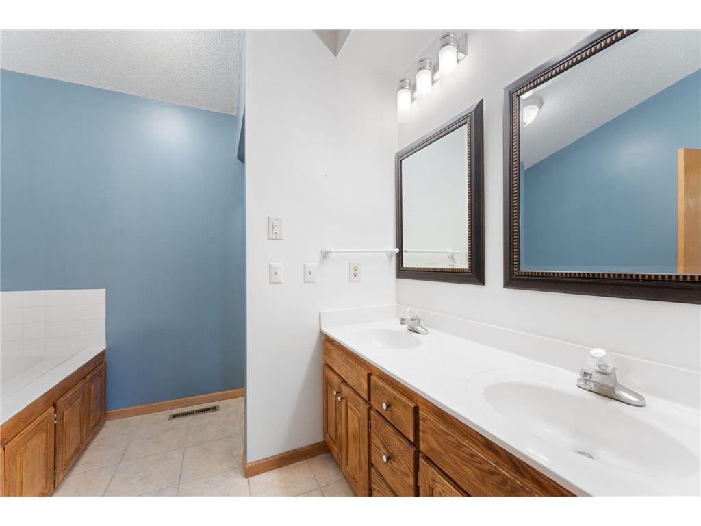 12963 Eastview Court Apple Valley MN 55124 7063239 image23