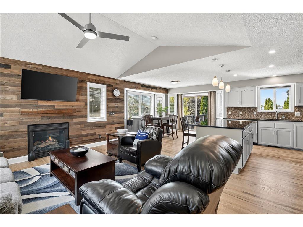 12987 Oakwood Drive Rogers MN 55374 6801850 image1