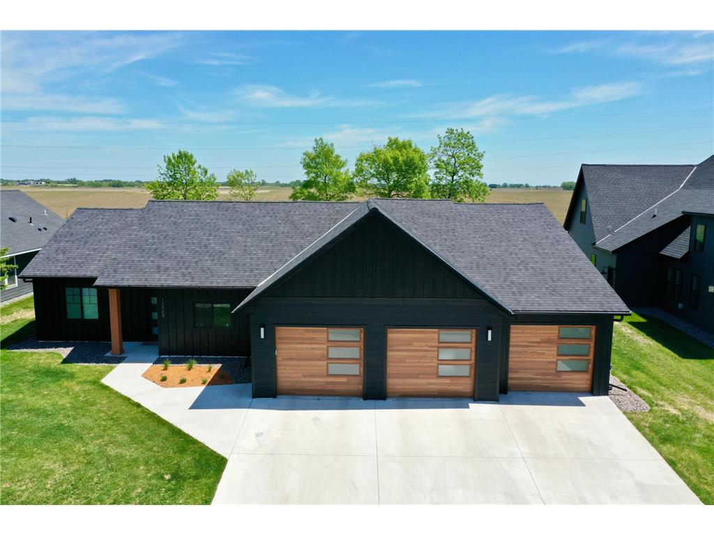 12989 134th Avenue NE Irving Twp MN 56288 - Green 7036262 image1