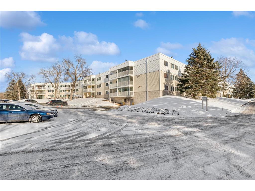 130 Demont Avenue E #142 Little Canada MN 55117 6826307 image1