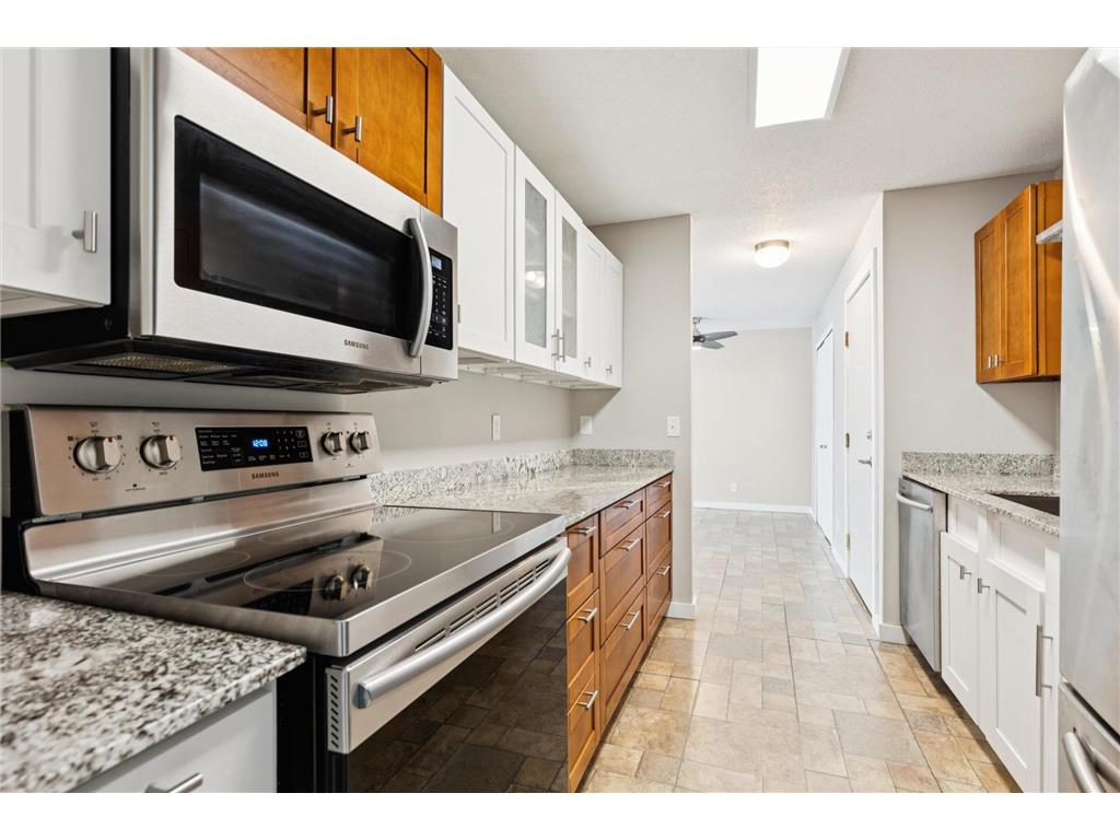 130 Demont Avenue E #142 Little Canada MN 55117 6826307 image10