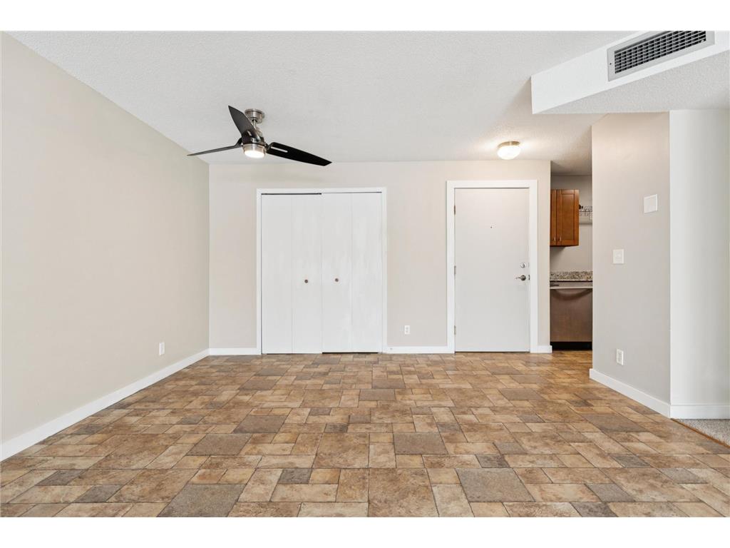 130 Demont Avenue E #142 Little Canada MN 55117 6826307 image11