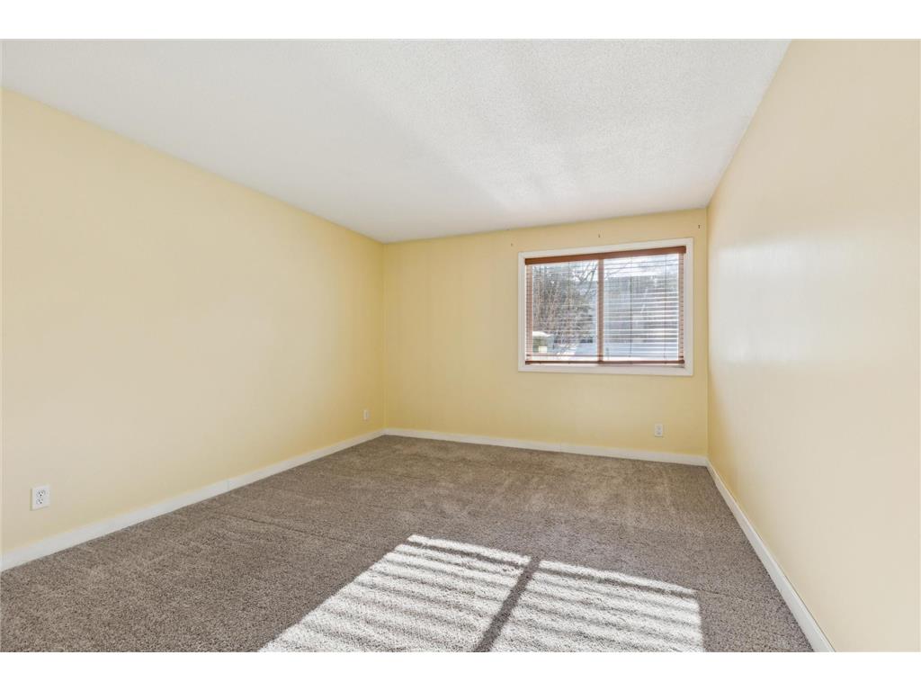 130 Demont Avenue E #142 Little Canada MN 55117 6826307 image14