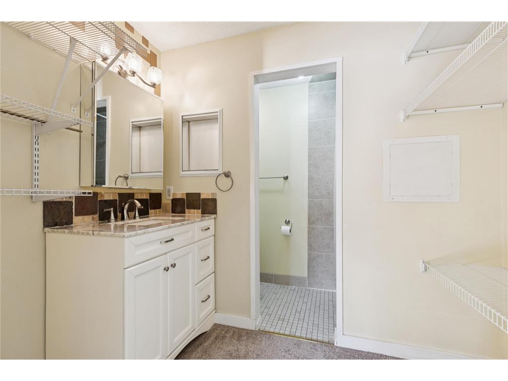 130 Demont Avenue E #142 Little Canada MN 55117 6826307 image15