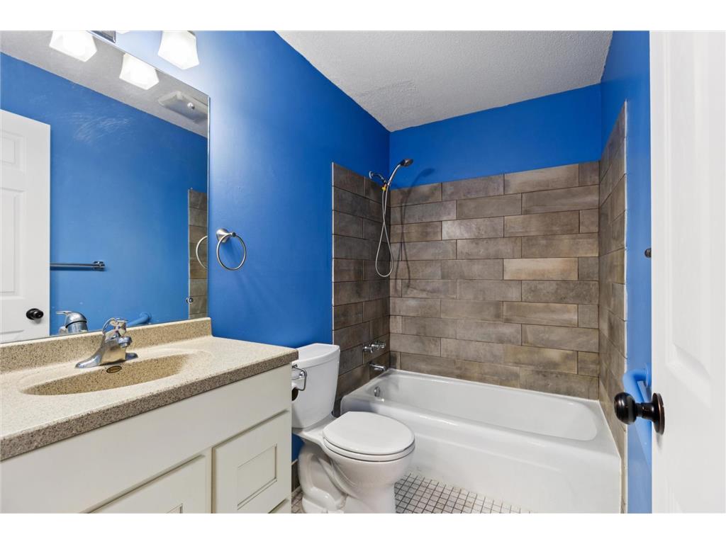 130 Demont Avenue E #142 Little Canada MN 55117 6826307 image16