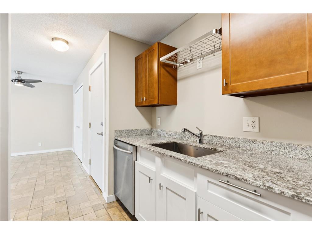 130 Demont Avenue E #142 Little Canada MN 55117 6826307 image9