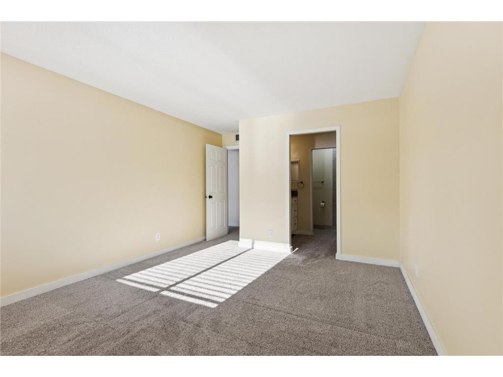 130 Demont Avenue E #142 Little Canada MN 55117 7055548 image13