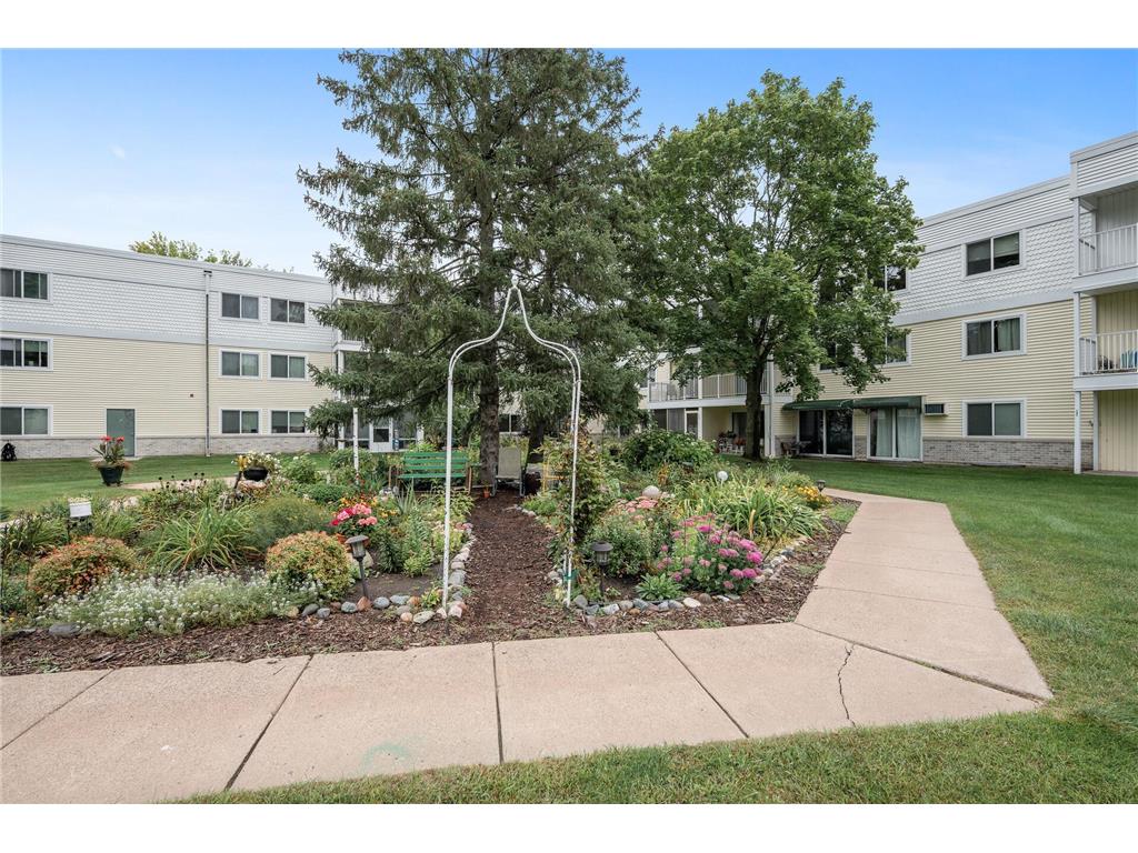 130 Demont Avenue E #145A Little Canada MN 55117 6432838 image1