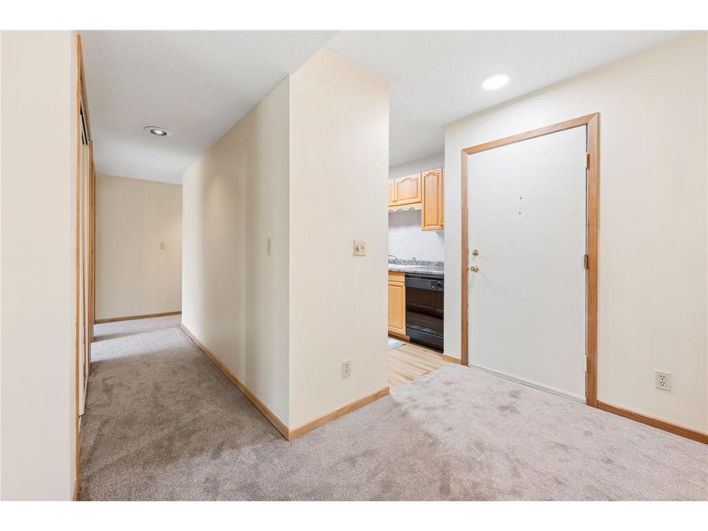 130 E Demont Avenue E #348 Little Canada MN 55117 7106099 image15