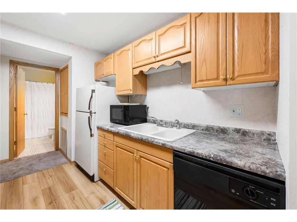 130 E Demont Avenue E #348 Little Canada MN 55117 7106099 image18