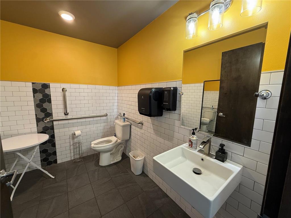 130 Lake Avenue N Spicer MN 56288 - Green 6724385 image10