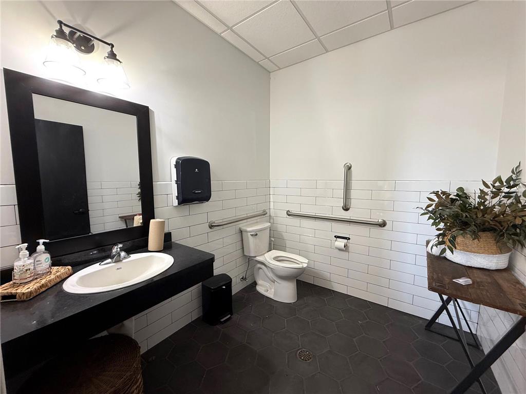 130 Lake Avenue N Spicer MN 56288 - Green 6724385 image15